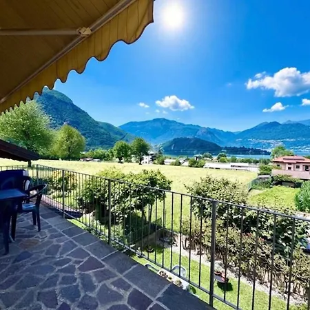 Casa Simona - La Finestra Sul Di Lägenhet Colico