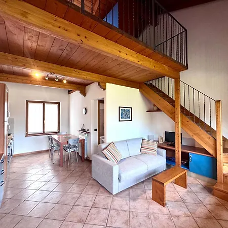 Lägenhet Casa Simona - La Finestra Sul Di Colico