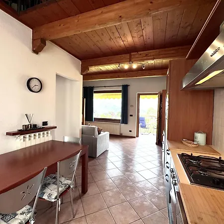 Apartment Casa Simona - La Finestra Sul Di Colico
