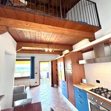 Casa Simona - La Finestra Sul Di Lägenhet Colico